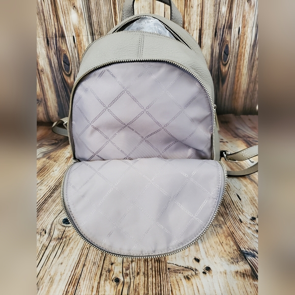 MICHAEL KORS Rhea Medium Leather Backpack - Picture 8 of 10